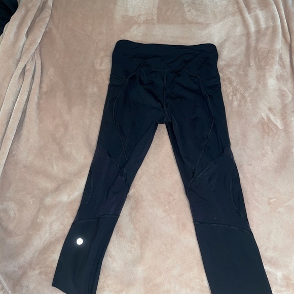 lululemon cropped leggings - Picture 6 of 7